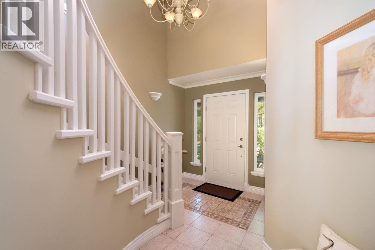 17 BEACH DRIVE, Greater Vancouver — photo 2