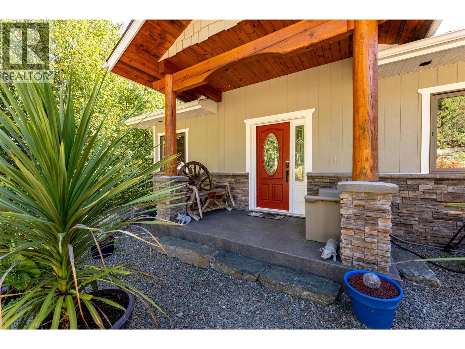 8738 SQUILAX ANGLEMONT ROAD, Interior REALTORS® — photo 5