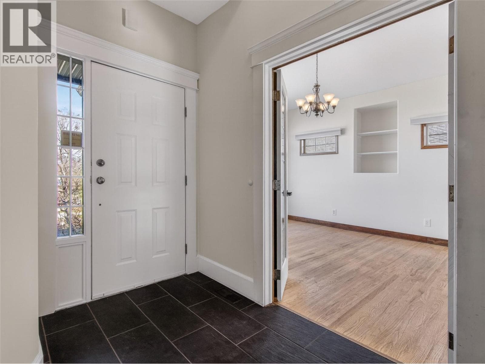 192 LAKEHILL ROAD, Interior REALTORS® — photo 4