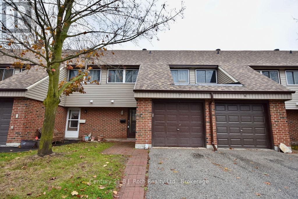 7 - 441 BARRIE ROAD in 