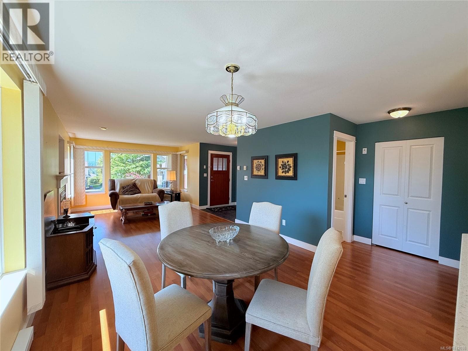 6 769 Merecroft Rd — photo 2
