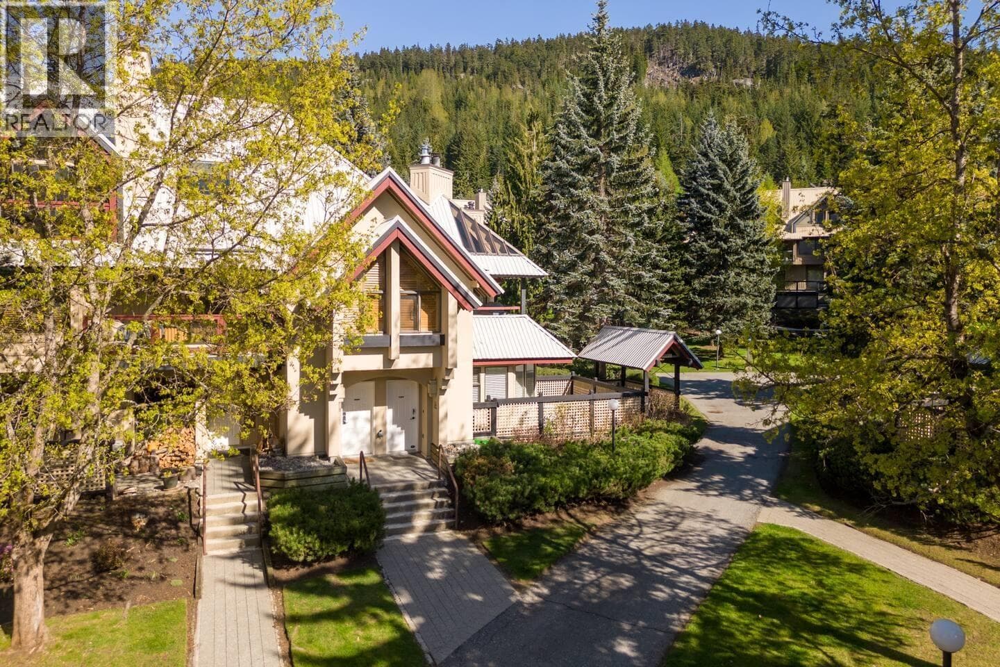 14 4637 BLACKCOMB WAY in