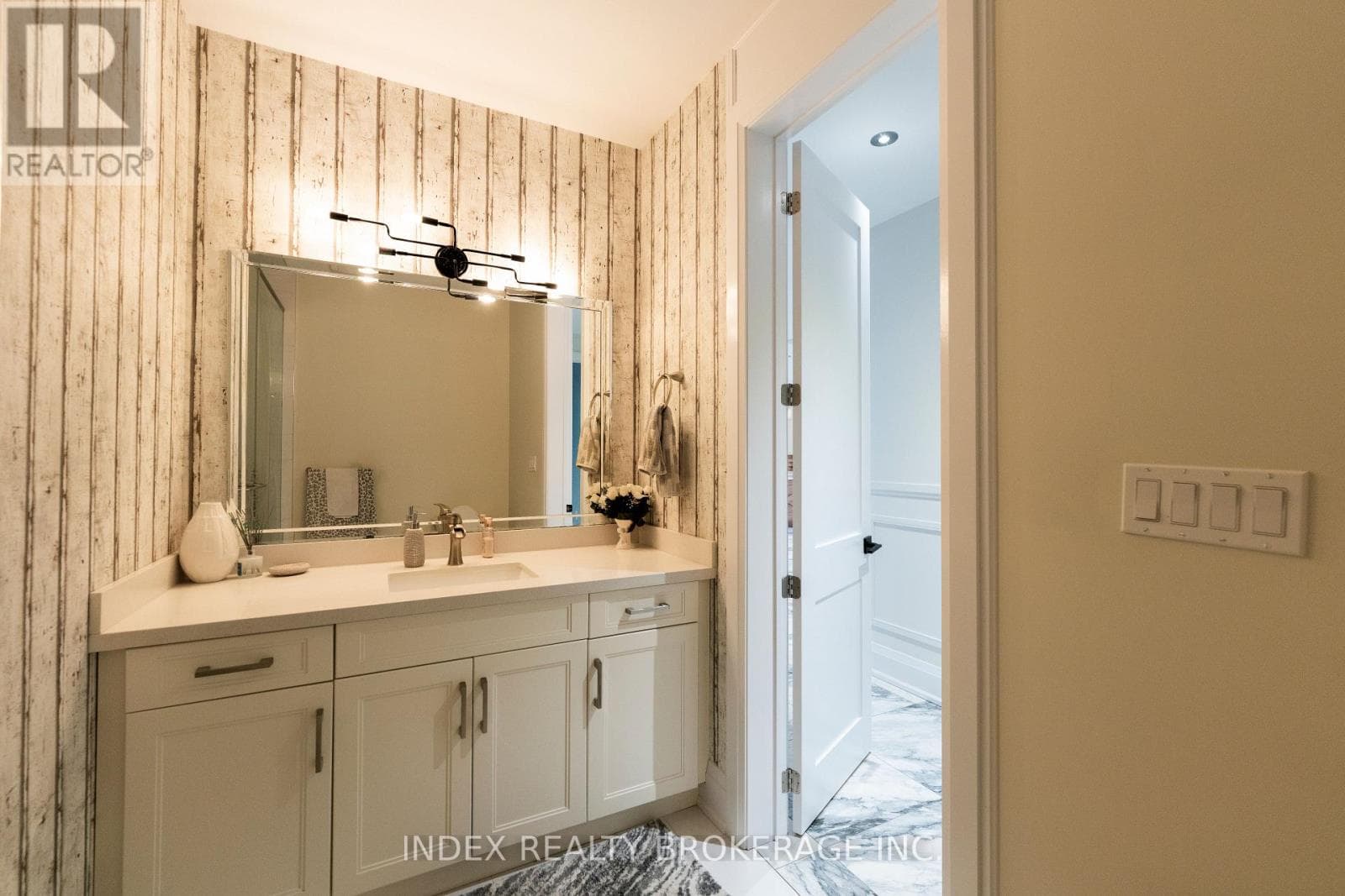 20 GLASSFORD COURT, Toronto — photo 4