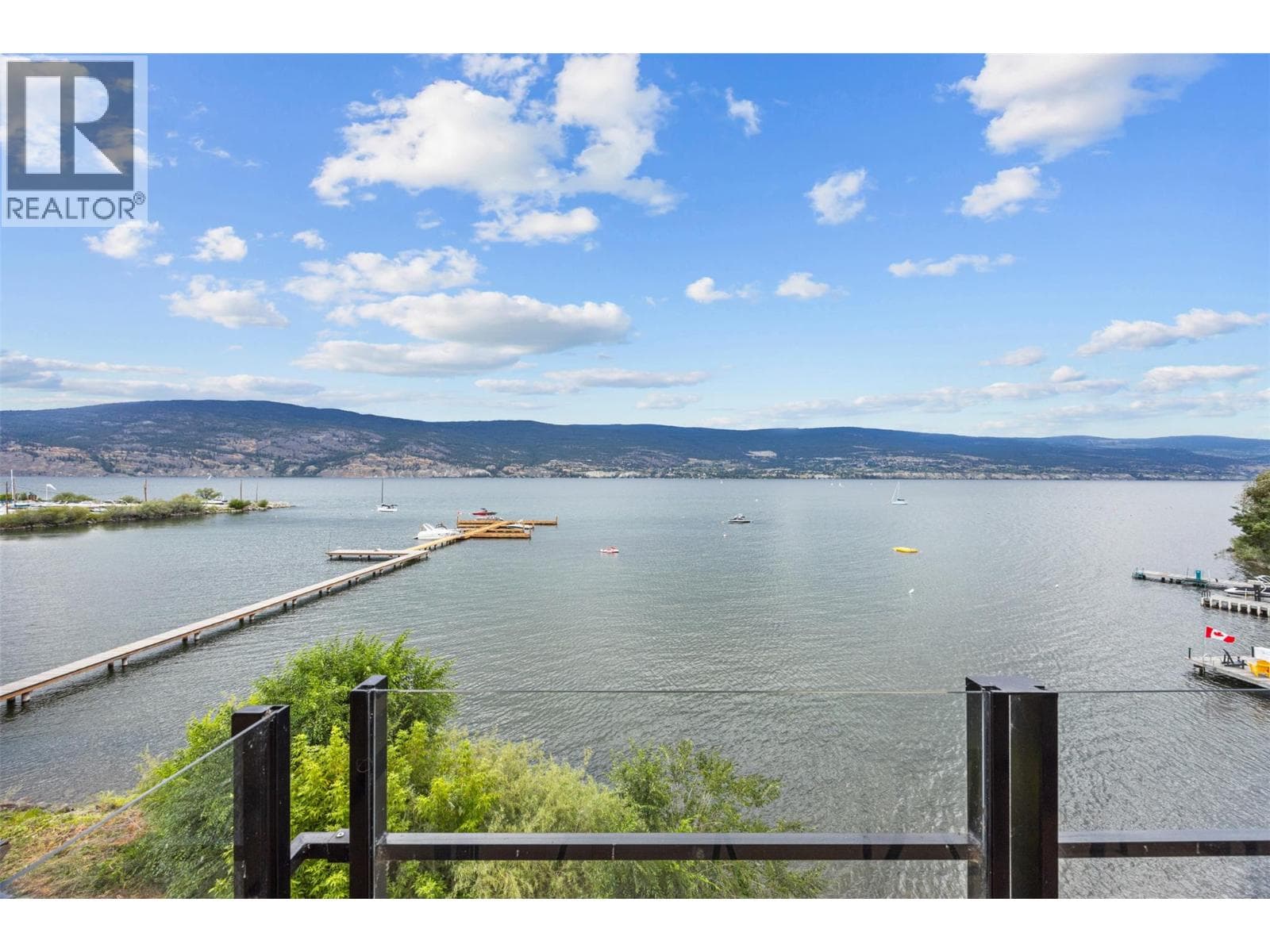 12811 Lakeshore Drive S Unit# 633/634, Interior REALTORS® — photo 3