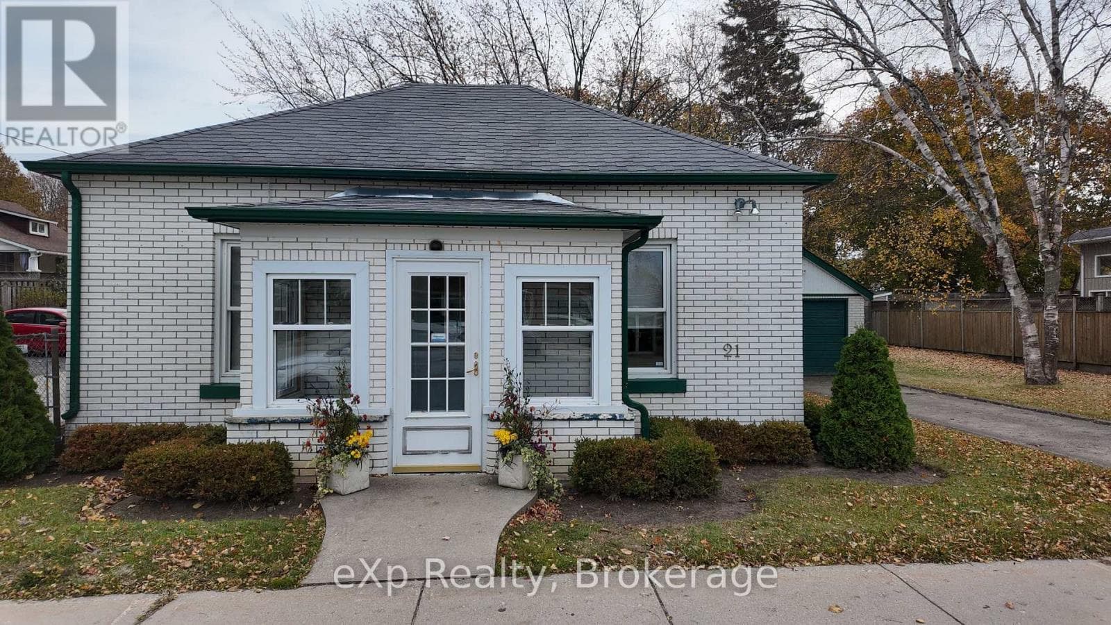 21 GROSVENOR STREET NORTH in 