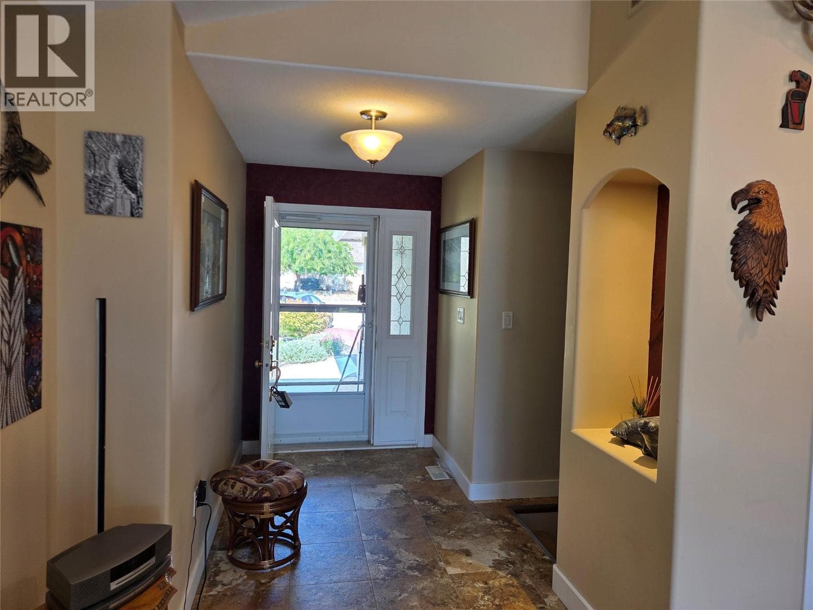515 Vanderlinde Drive, Interior REALTORS® — photo 4