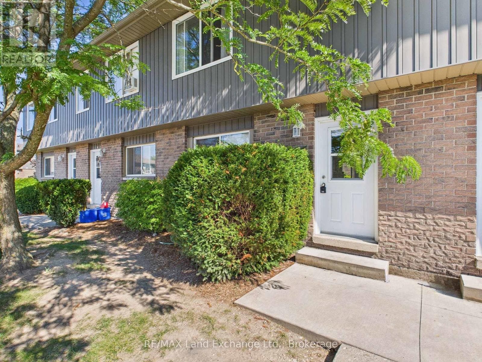 27 - 850 WALSH STREET in 
