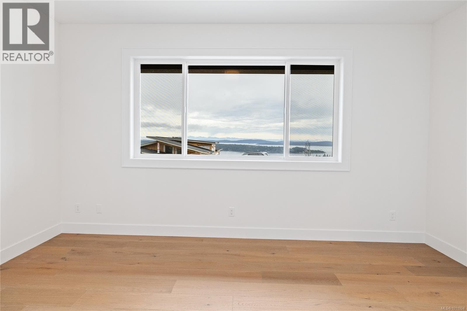 414 Thetis Dr — photo 2