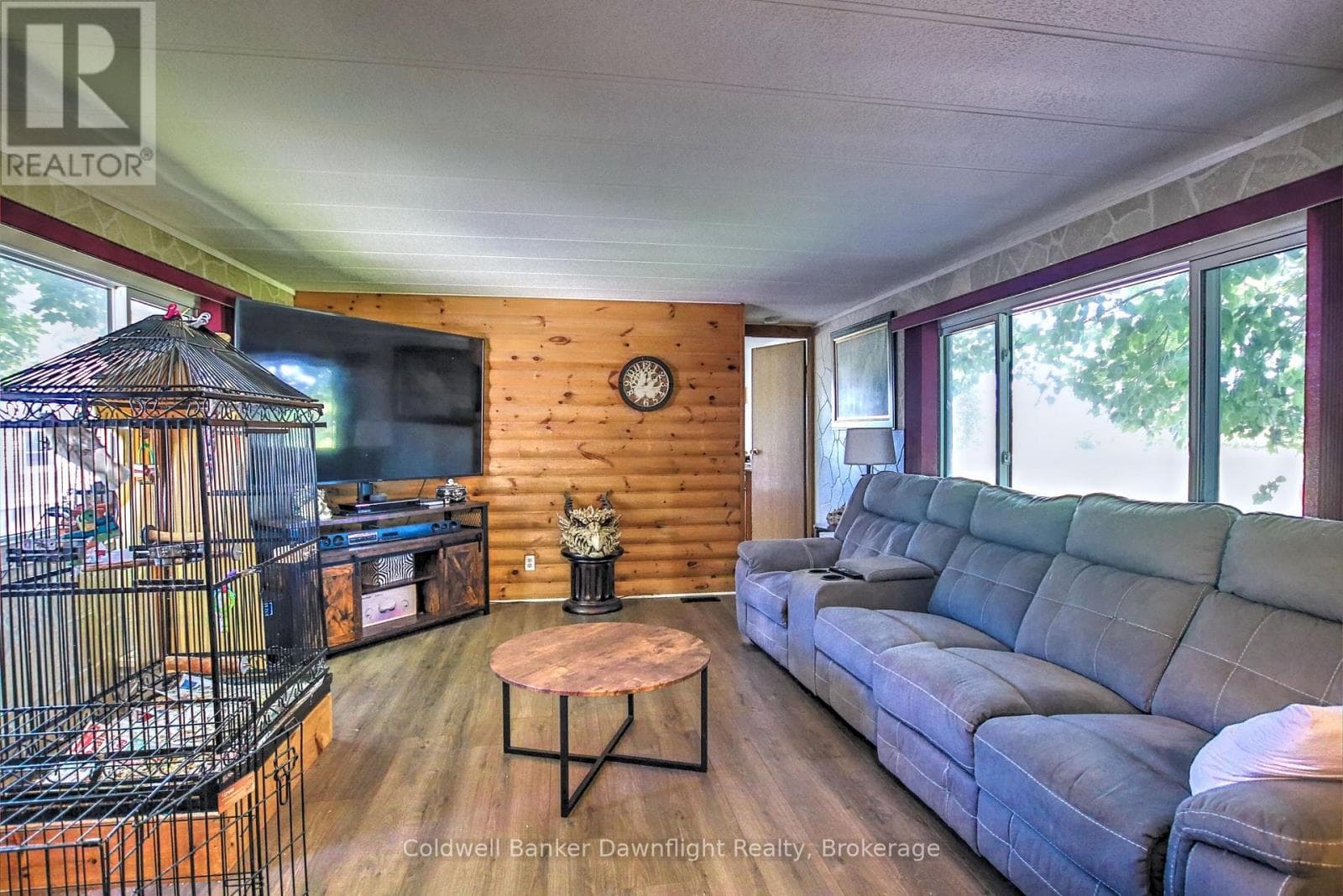 7 FIRST AVE - 75049 HENSALL ROAD — photo 2