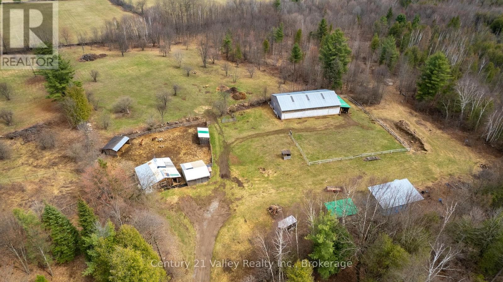 754 CROOKED RAPIDS ROAD NORTH — photo 3