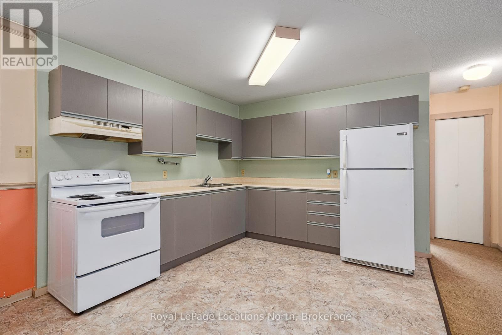 1 - 891 RIVER ROAD W, OnePoint — photo 3