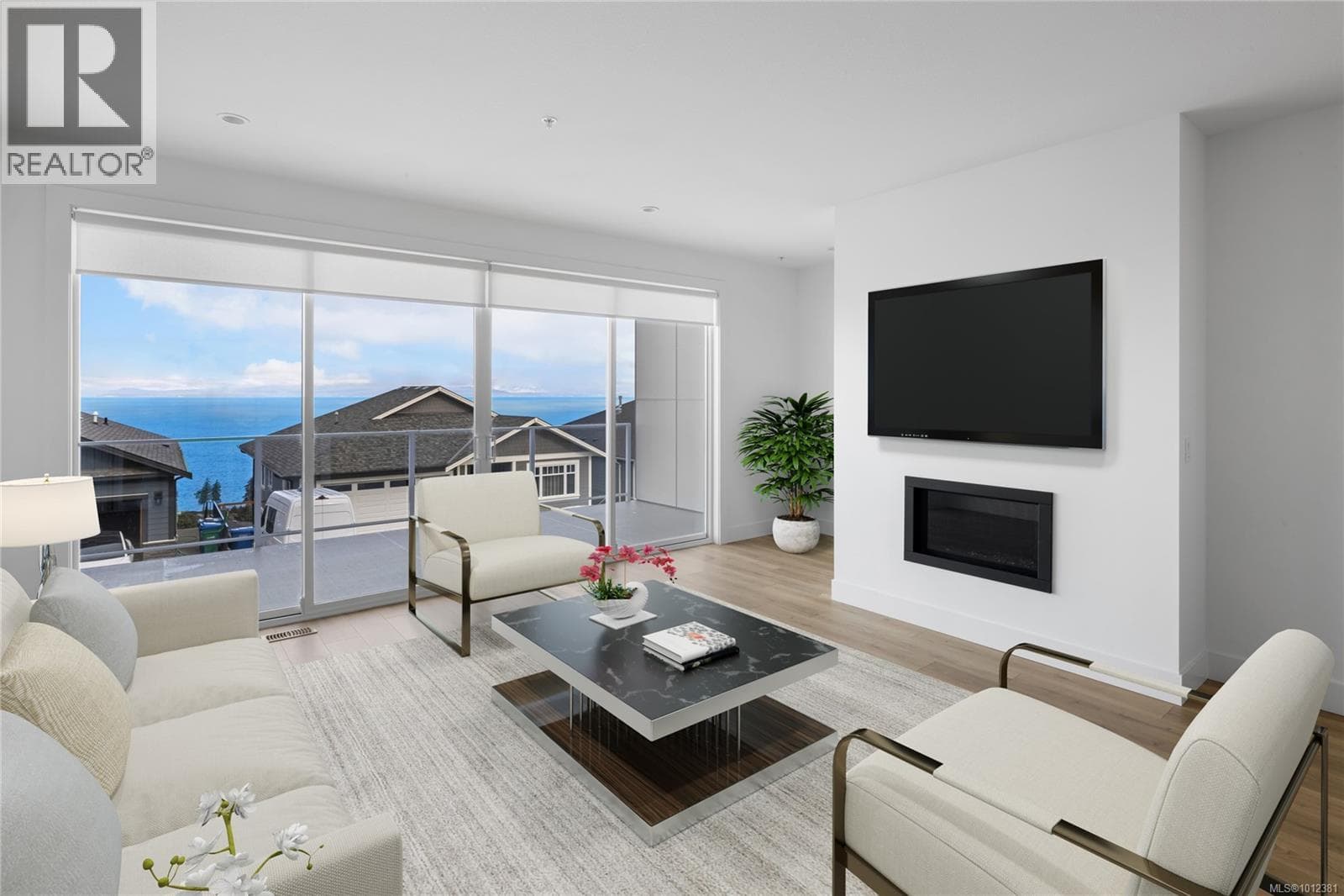 107 151 Royal Pacific Way — photo 4