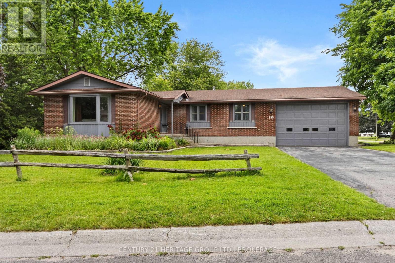 785 ALLUM AVENUE — photo 2