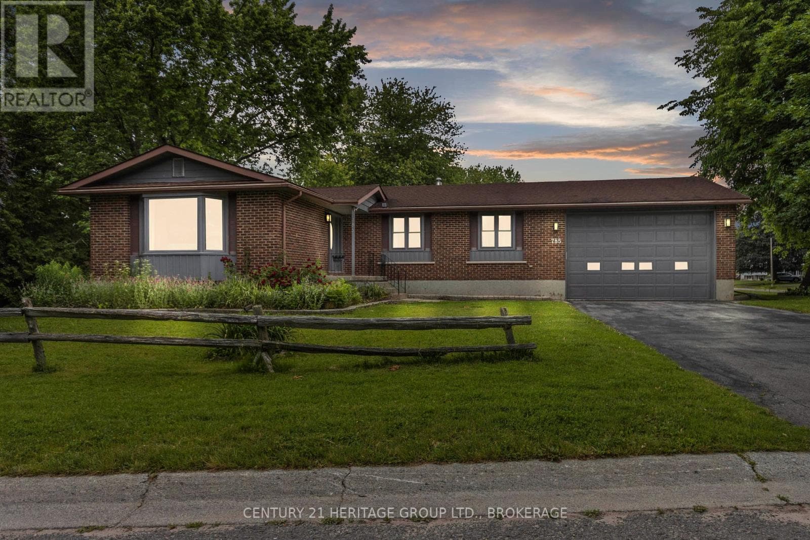 785 ALLUM AVENUE — photo 3