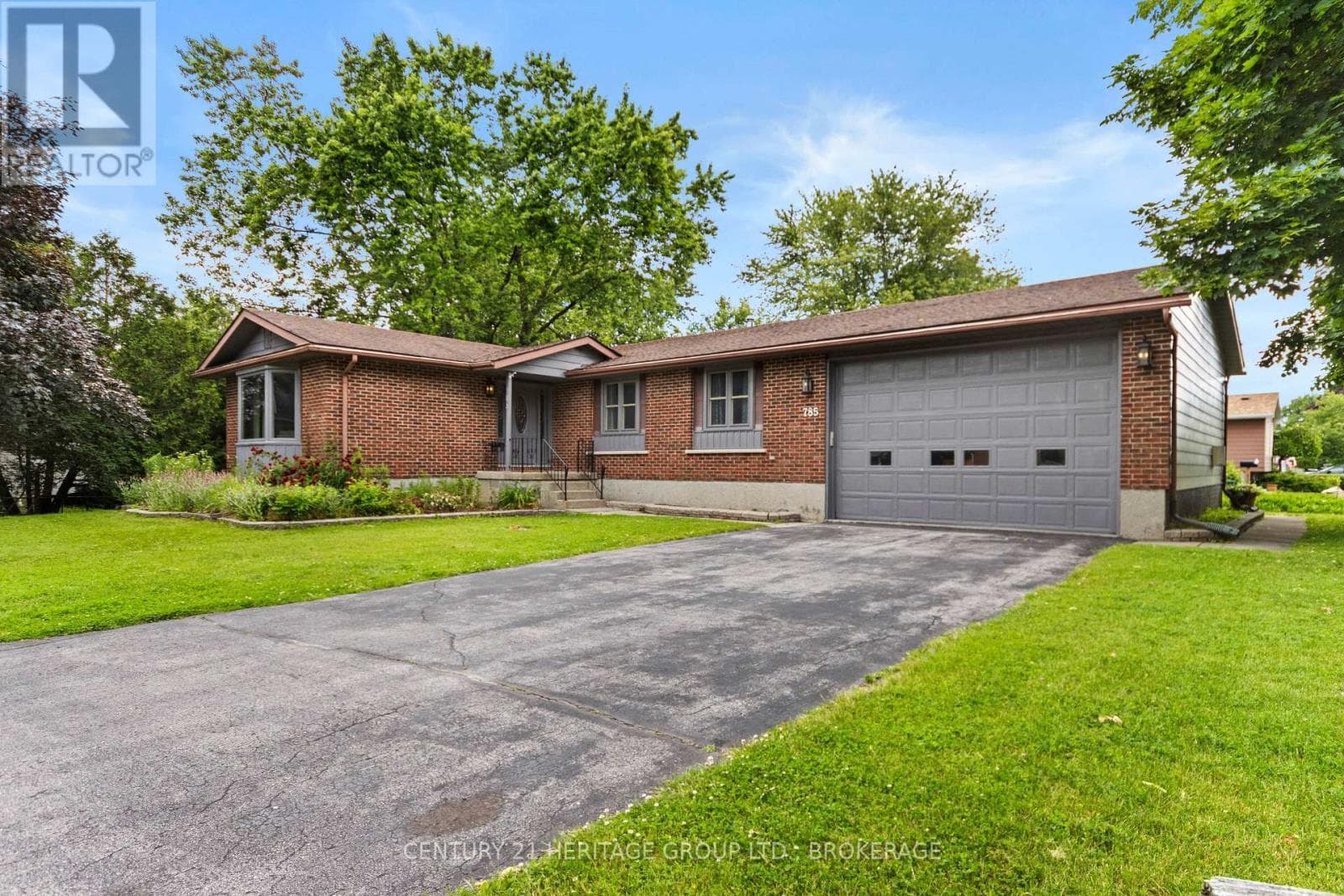 785 ALLUM AVENUE — photo 4