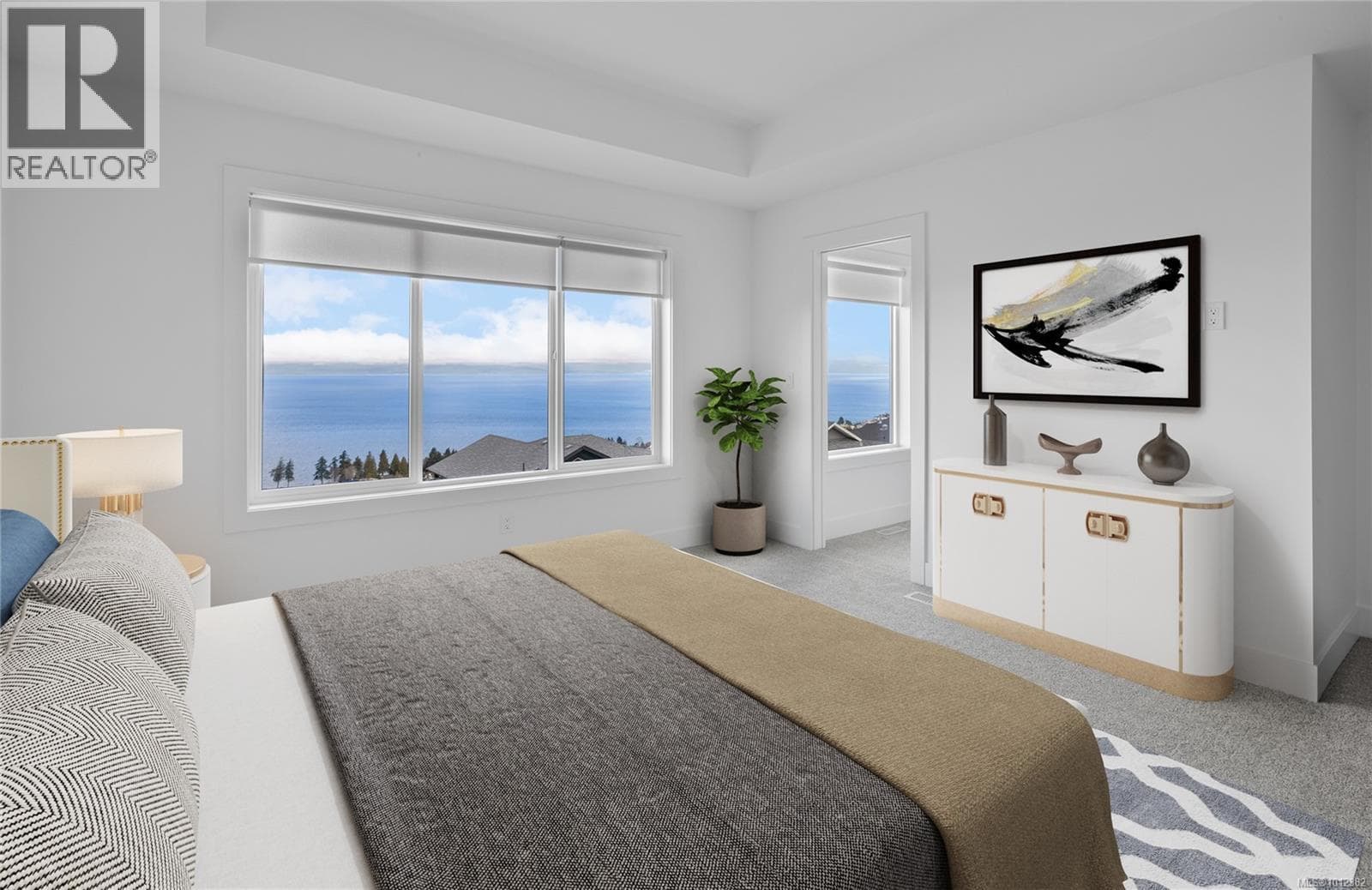 110 151 Royal Pacific Way — photo 4