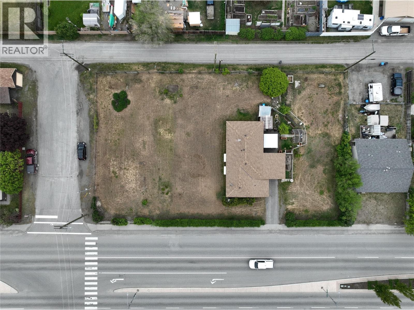 2225 NICOLA Avenue in 