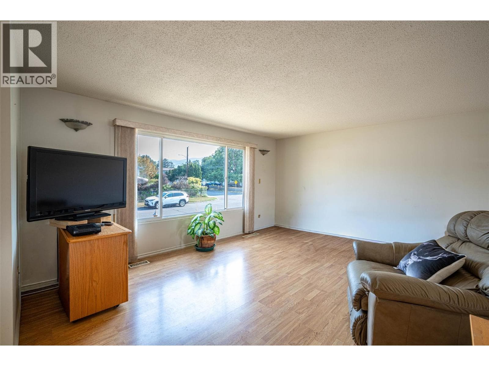 4402 16 Avenue Lot# 7, Interior REALTORS® — photo 3