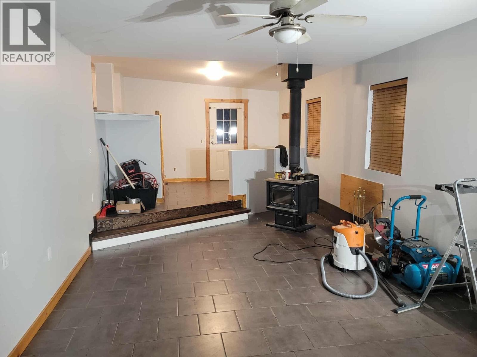 536 Swanson Road, Interior REALTORS® — photo 3