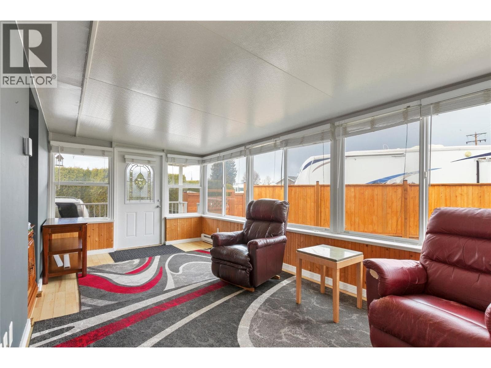 136 415 COMMONWEALTH ROAD, Interior REALTORS® — photo 3