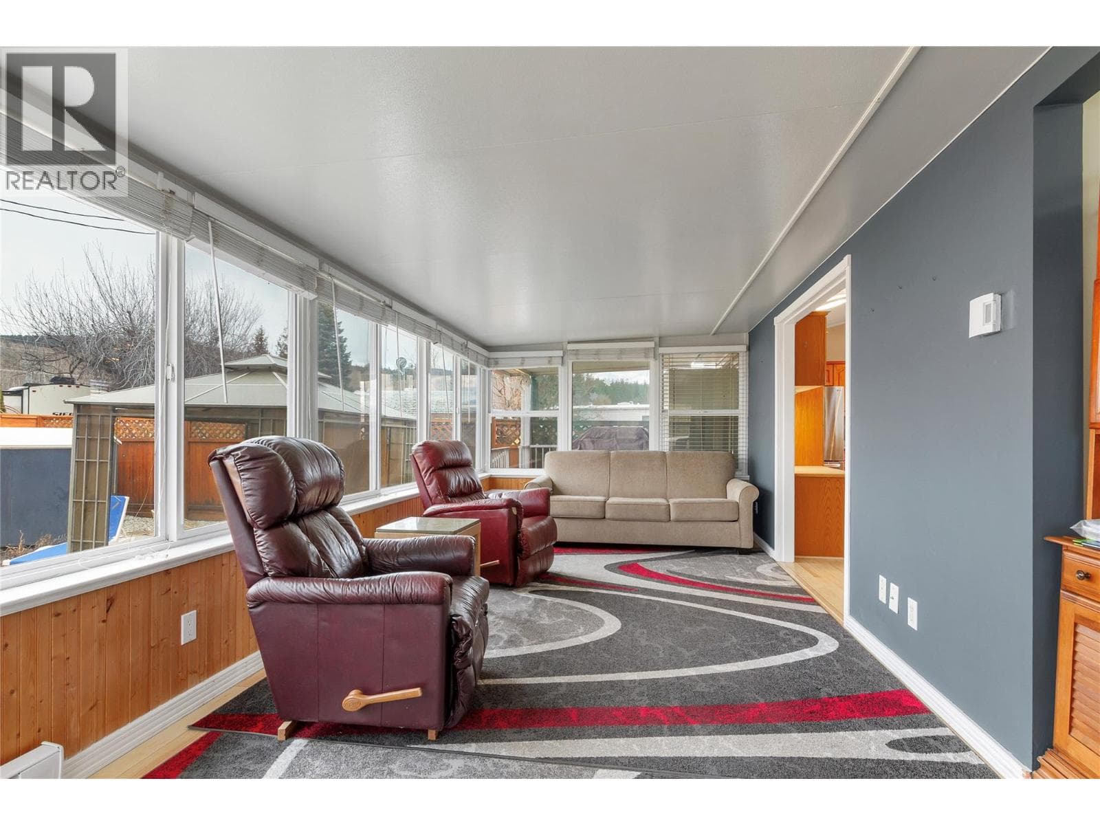 136 415 COMMONWEALTH ROAD, Interior REALTORS® — photo 4