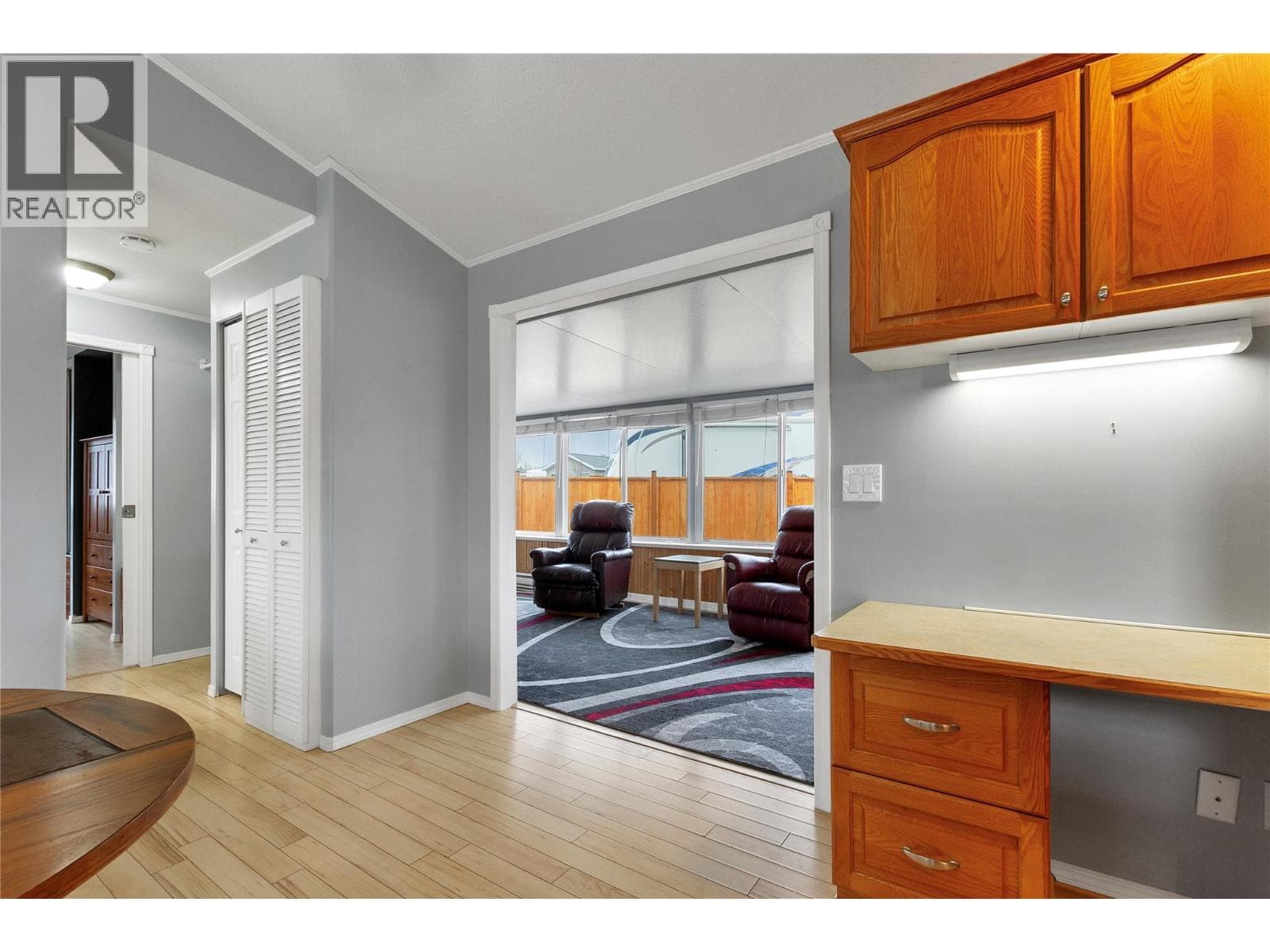 136 415 COMMONWEALTH ROAD, Interior REALTORS® — photo 5