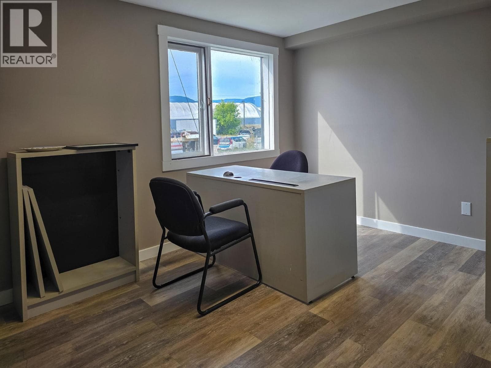 1660 Shuswap Avenue, Interior REALTORS® — photo 3