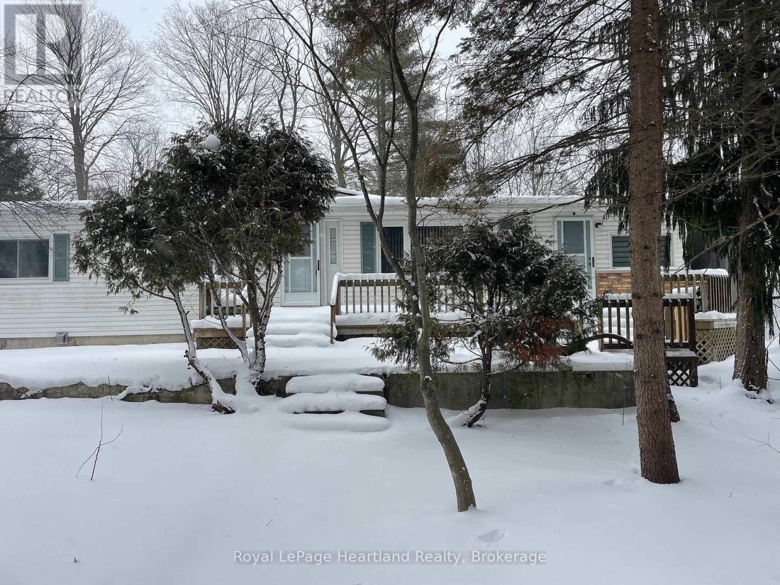902 WHITE CEDAR DR. - 35791 BAYFIELD RIVER ROAD — photo 2