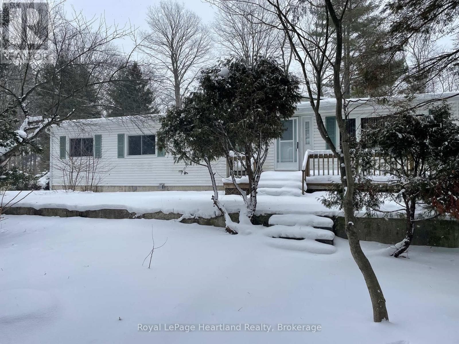 902 WHITE CEDAR DR. - 35791 BAYFIELD RIVER ROAD — photo 3