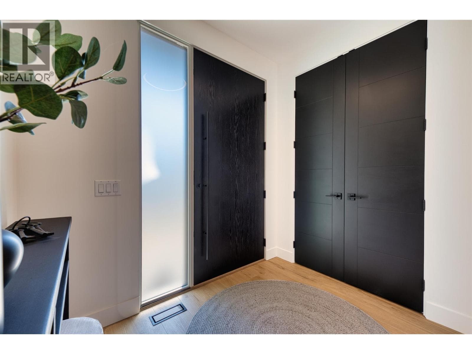 3010 HOLLAND ROAD UNIT 1, Interior REALTORS® — photo 2