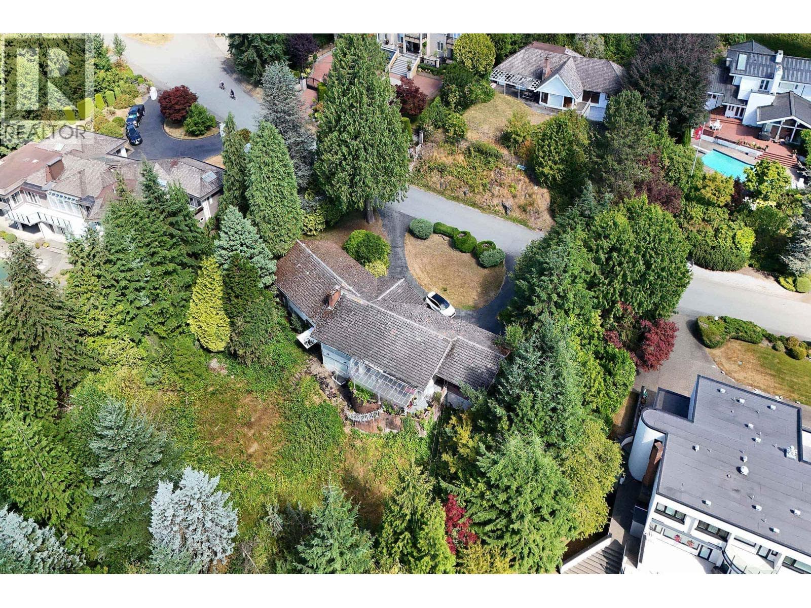 1084 GROVELAND ROAD, Greater Vancouver