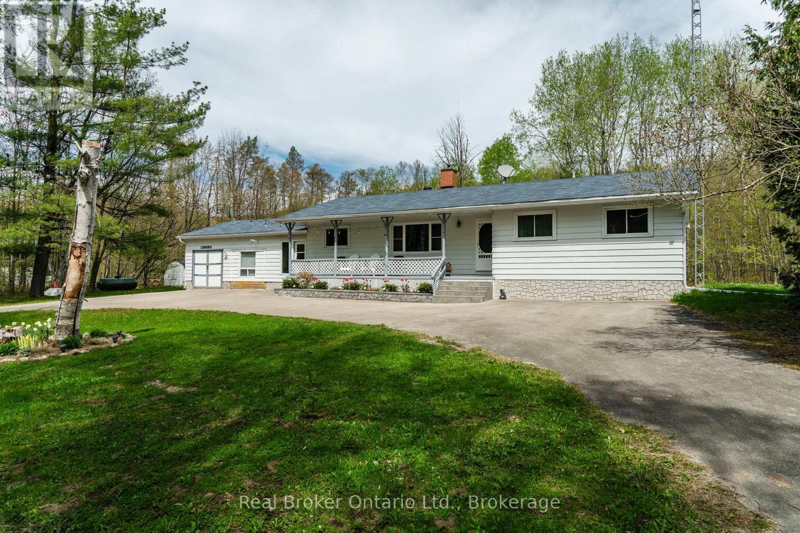 1467 ROSEMOUNT ROAD in 