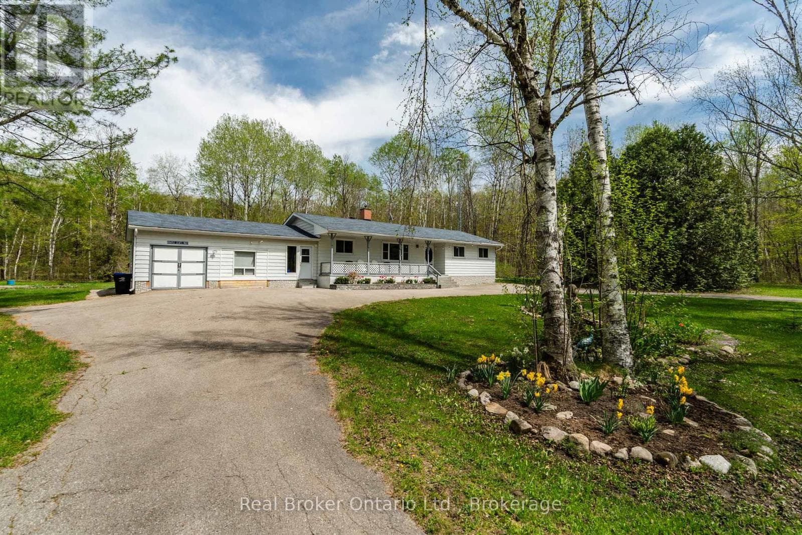 1467 ROSEMOUNT ROAD, OnePoint — photo 2
