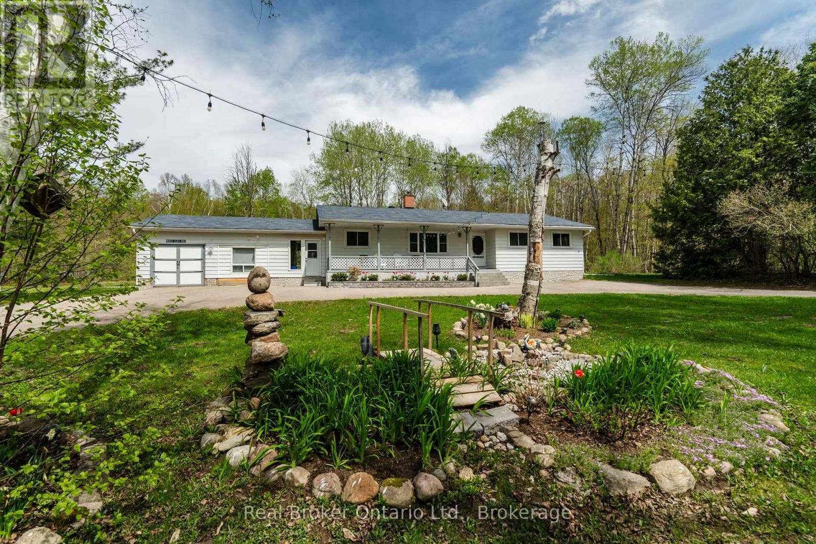 1467 ROSEMOUNT ROAD, OnePoint — photo 3