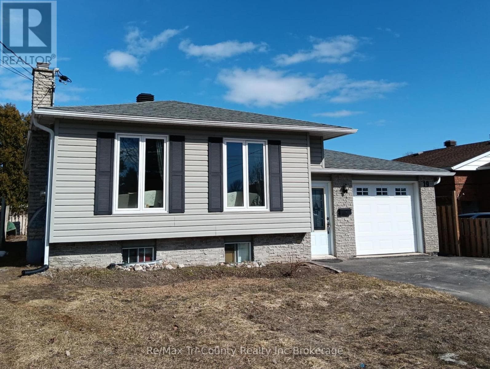 19 BELLEVIEW CRESCENT in 