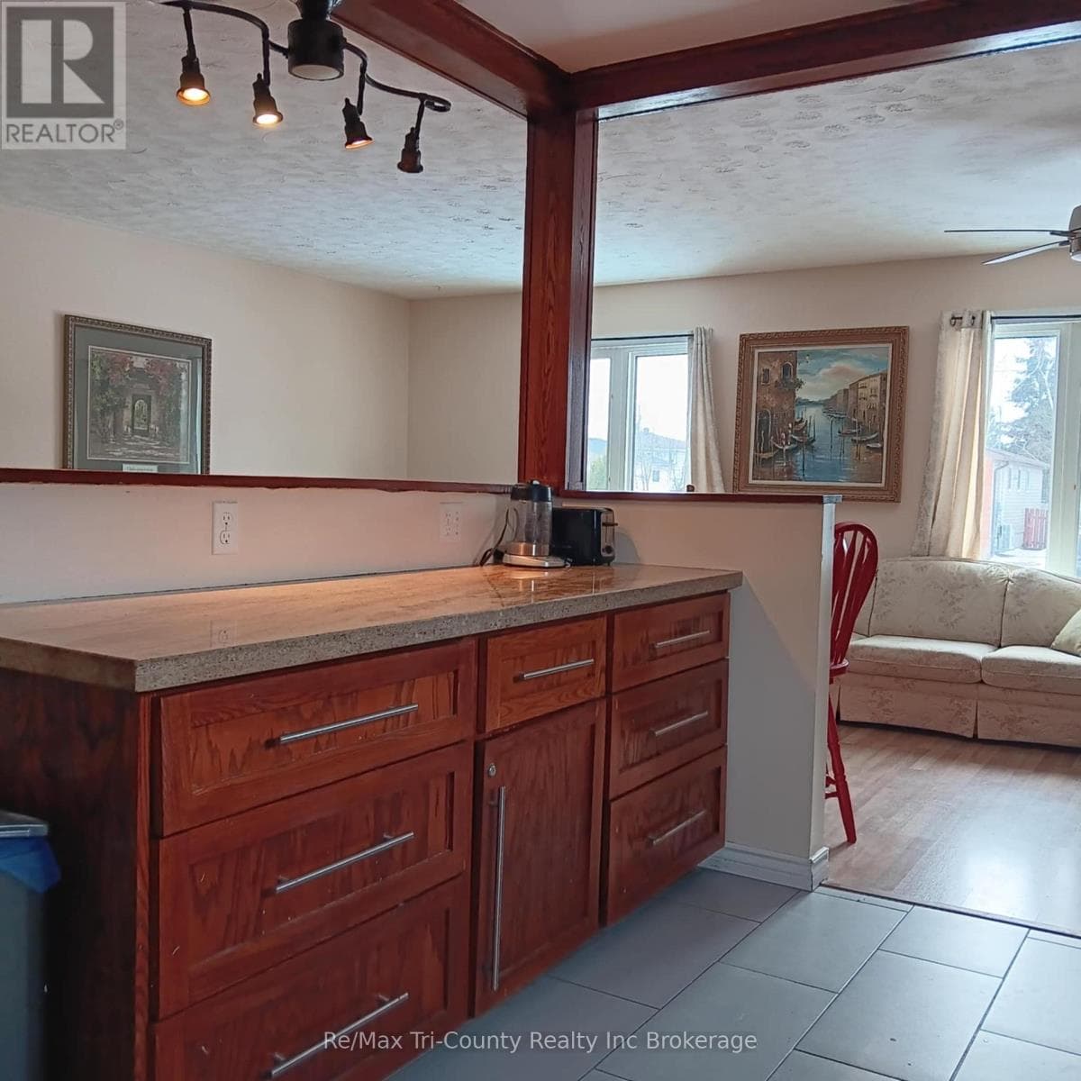 19 BELLEVIEW CRESCENT — photo 5