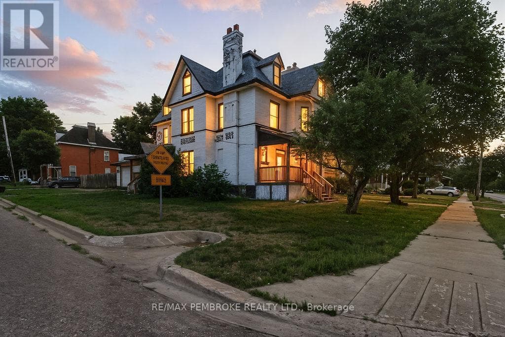 502 MARY STREET, Renfrew County — photo 2