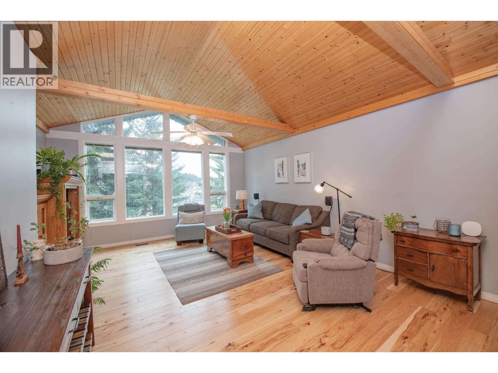 2506 SHUSWAP AVENUE, Interior REALTORS® — photo 3