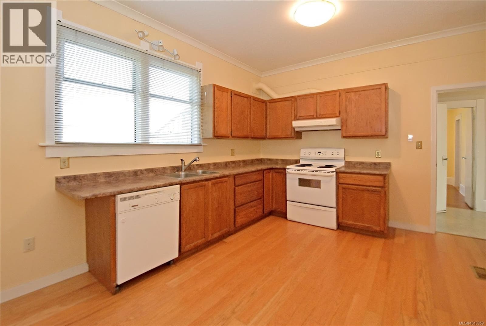 350 STEWART AVENUE in 