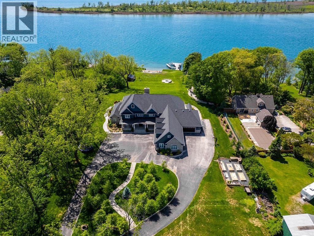647 ST CLAIR PARKWAY in 