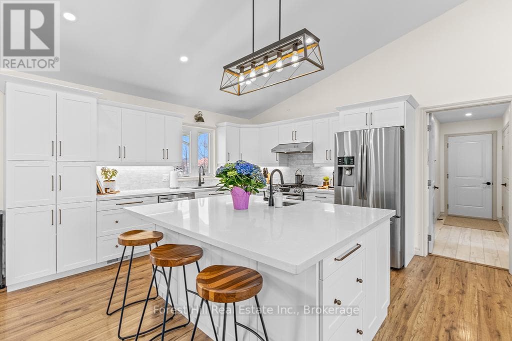 182 ALMA STREET — photo 3