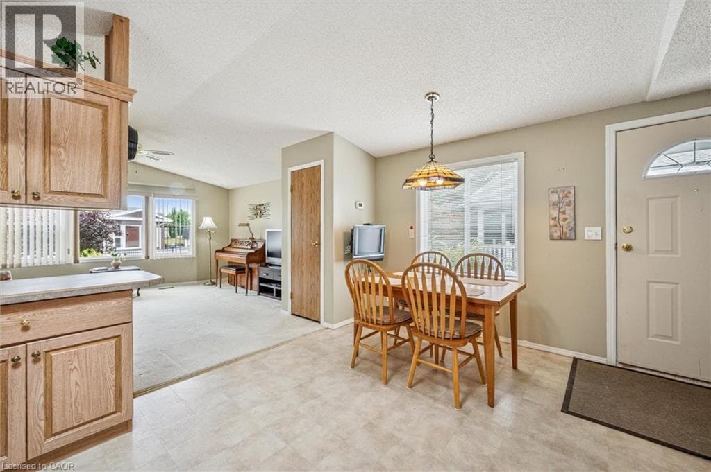 72 ASH AVENUE PVT — photo 4