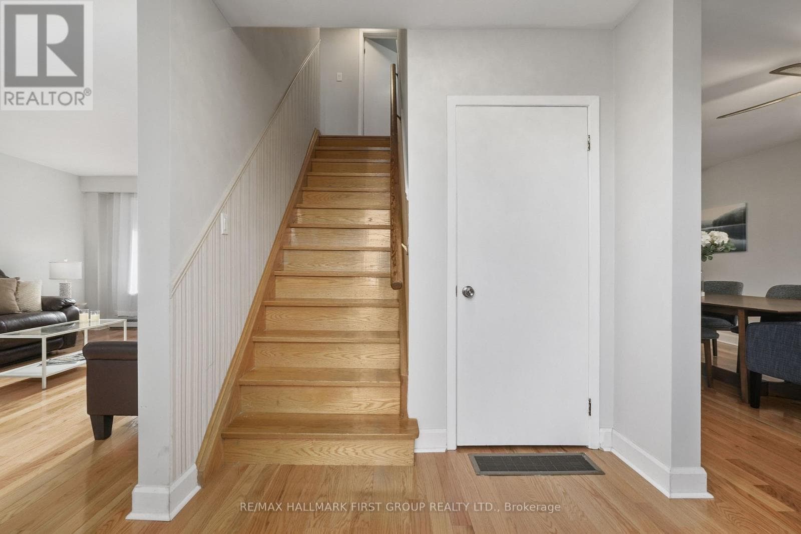 227 QUEEN STREET, Toronto — photo 4