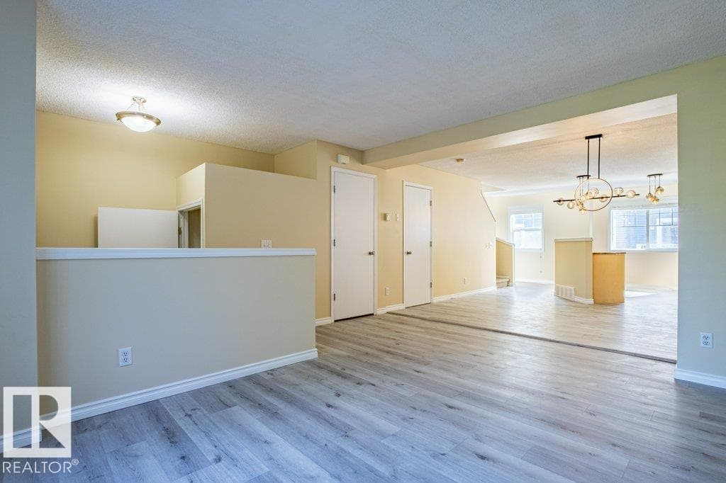 #41 8304 11 AV SW, Edmonton — photo 3