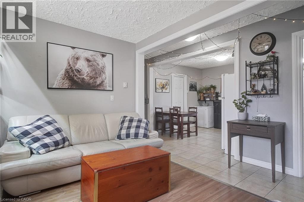 17 SHAW AVENUE WEST — photo 3