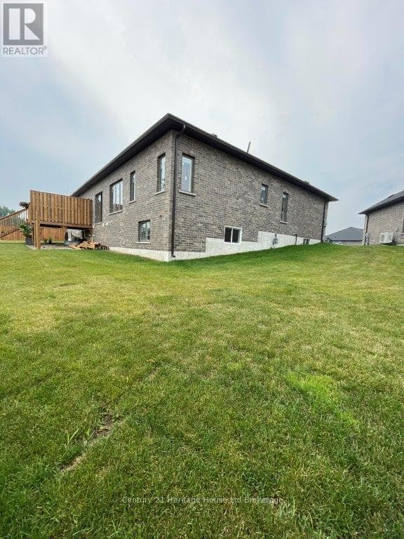 46 MATHESON CRESCENT — photo 3