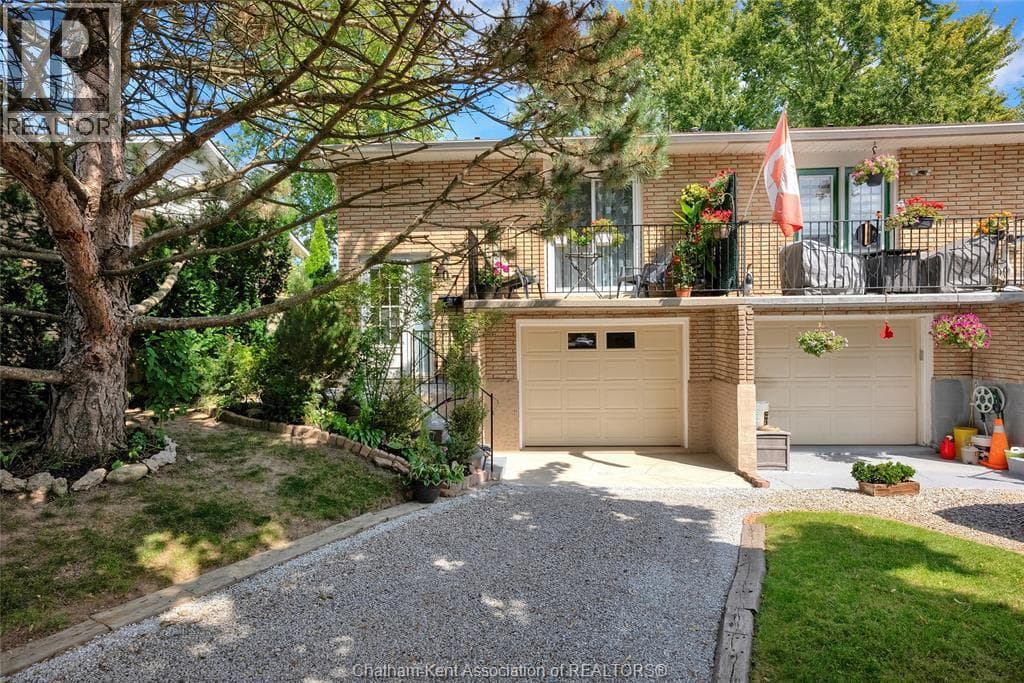 207 Coverdale STREET — photo 2