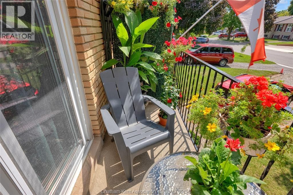 207 Coverdale STREET — photo 3