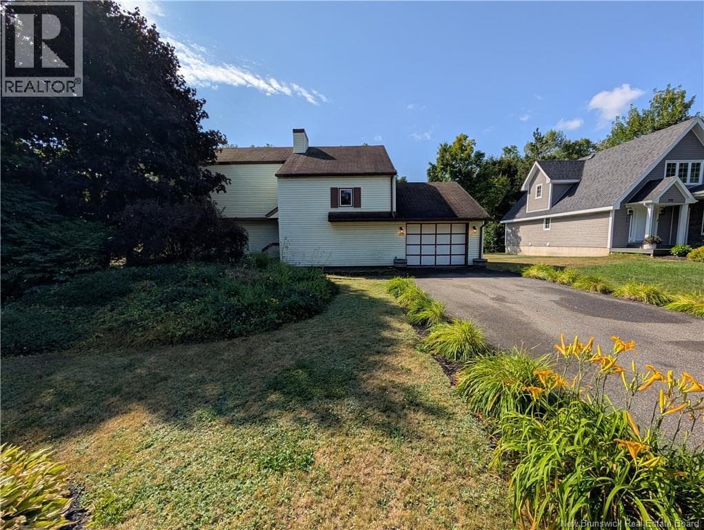 975 TAMARACK DRIVE in 