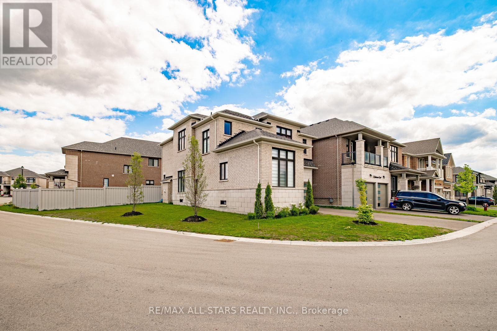 7 BALLANVIEW COURT — photo 4